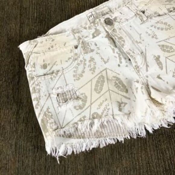 FREE PEOPLE Boho Shibori Leaf Cutoff Denim Shorts - Picture 3 of 6